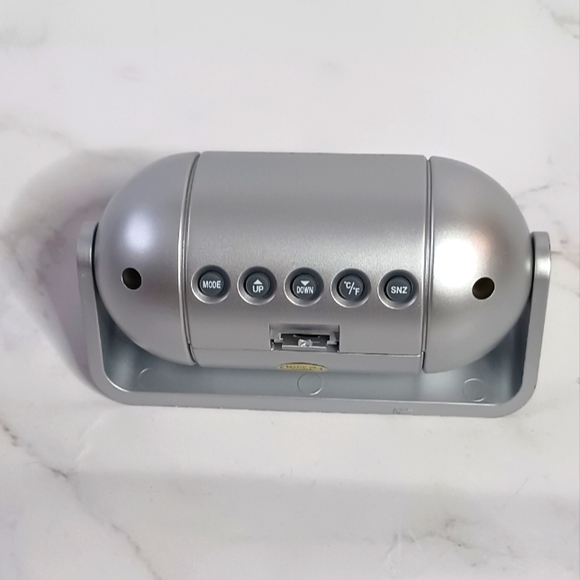 Swivel Clock - Picture 3 of 8